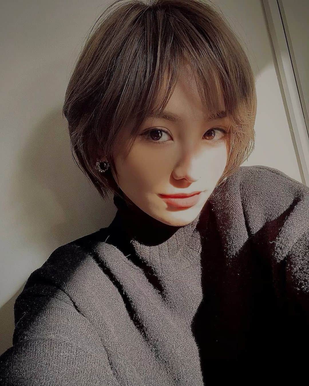 宮本沙恵のインスタグラム：「#ヘアスタイル#ヘアカラー#ショートカット#ショートヘア#ショートボブ#ヘアセット」