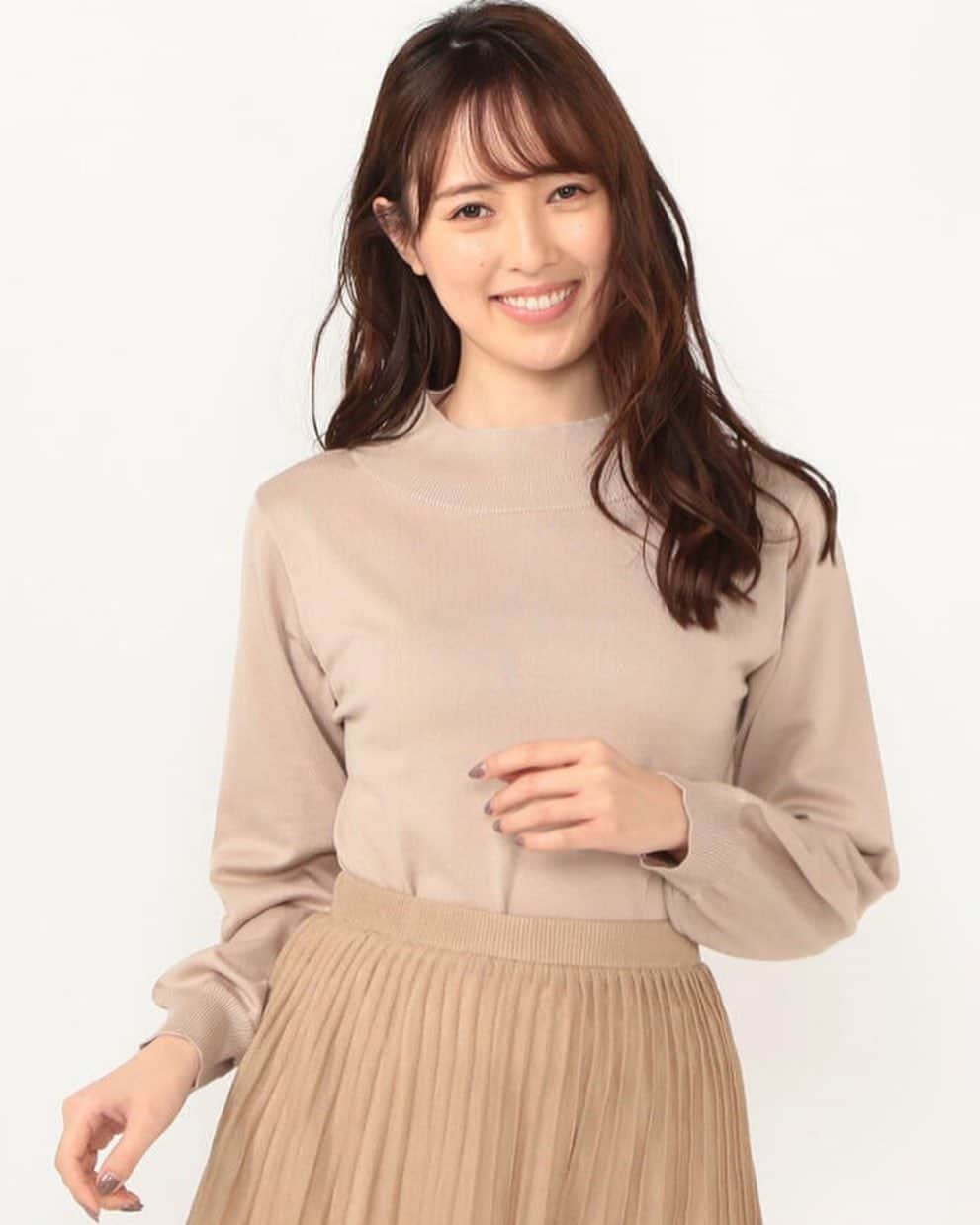 レッセ・パッセルームさんのインスタグラム写真 - (レッセ・パッセルームInstagram)「new arrival..❤︎  @laisse_passe  ☑︎ ボトルネックプルオーバー ¥7,590(税込)  シンプルなデザインが幅広いコーデに活躍する新作ニット。  #laissepasse  #レッセパッセ  #新作ニット」2月1日 20時31分 - laissepasse.onlinestore