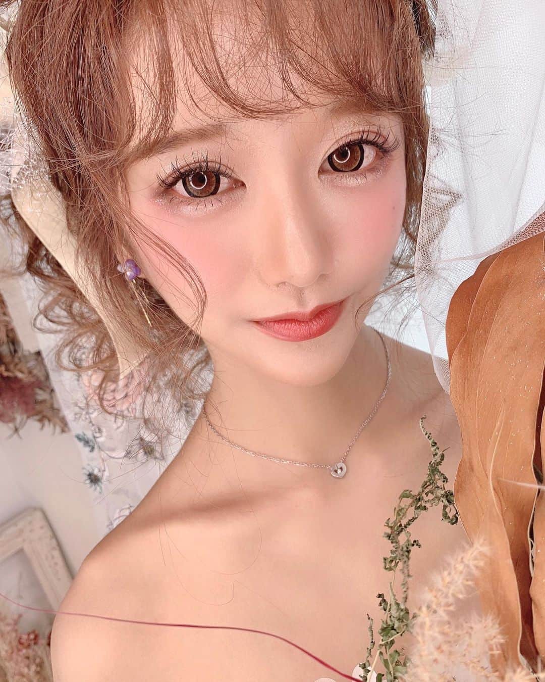 のインスタグラム：「👗🌼🌸﻿ ﻿ ﻿ 一ヶ月も投稿サボってしまってた🥺﻿ サボり癖ついたらあかんやつ🥺﻿  カラコンはラニコンさん💫 ﻿」
