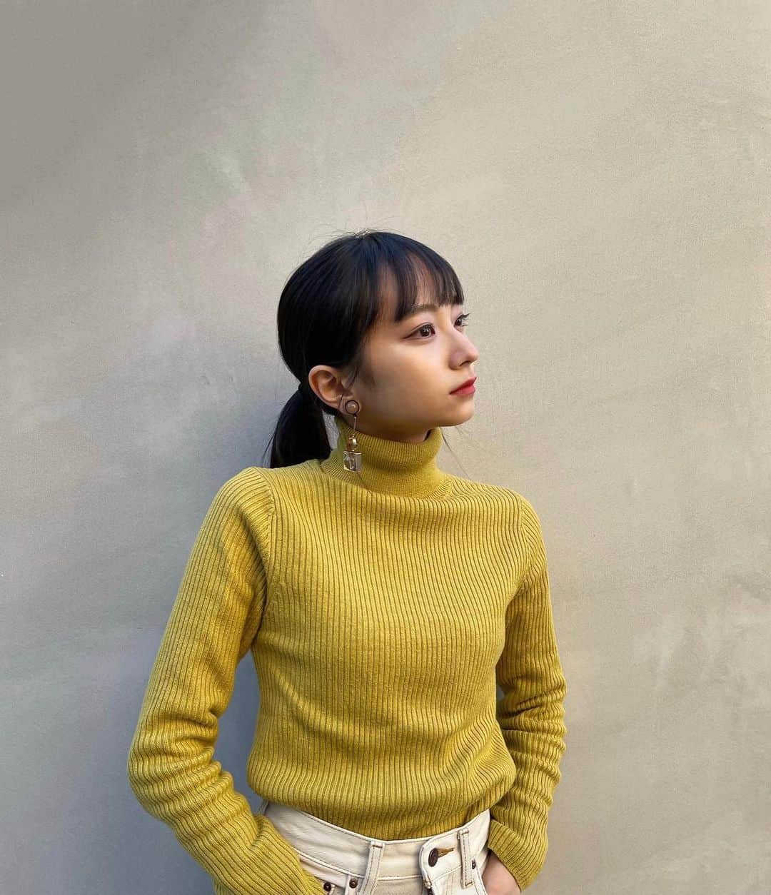 酒井唯菜のインスタグラム：「何枚目が好きですか？📸🌼 ・ ・ #今日のコーデ #酒井唯菜」