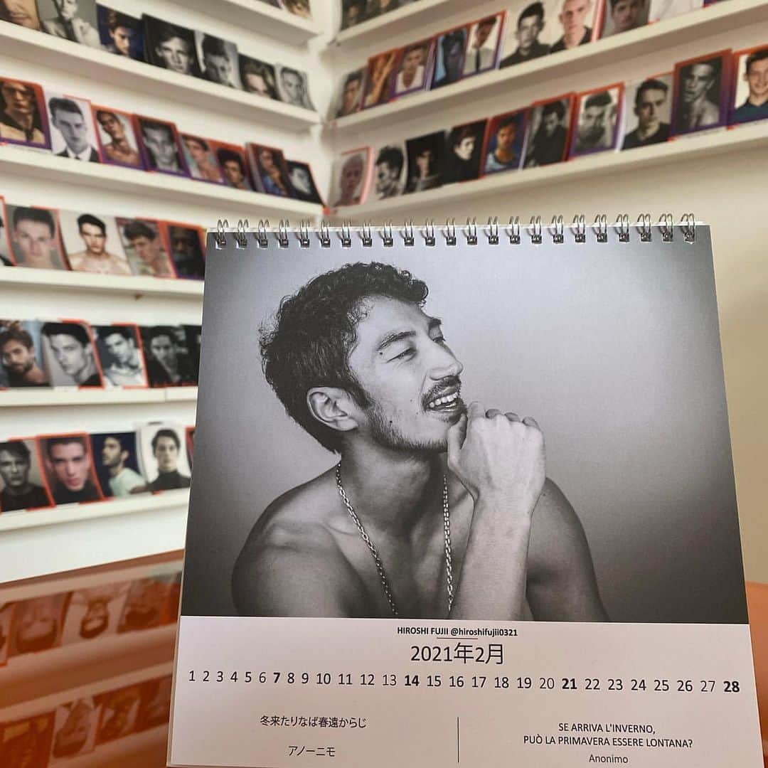 藤井裕史のインスタグラム：「Grazie!  #Repost @ilovemodelsmngt ・・・ HELLO #february!!!!!#malemodel @hiroshifujii0321  #photographer @desdemonavaronophoto @valerio.viotti @dv_advagency.it #ilovemodelsmanagement#calendar #our2021#ilovemodelsmngt#hiroshifuji #photography#blackandwhite」