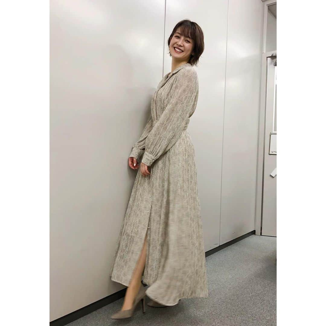 宮司愛海さんのインスタグラム写真 - (宮司愛海Instagram)「昨晩のS-PARK衣装、写真を撮ってくれたのはミツさんこと中村光宏アナウンサーでした。 写真の雰囲気からなんとなく伝わりますか？やたら笑わされている様子が...笑  お茶目なミツさんはご丁寧に私の携帯に「自撮り」も残してくれていましたが、聞いたところインスタNGとのことです。載せたかった。笑 今度はかっこよく撮れたミツさんの写真を載せたいと思います！！笑」2月1日 20時45分 - manami_miyaji