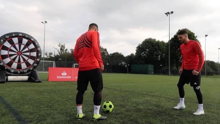 F2Freestylersのインスタグラム：「So satisfying when it just sticks...😌🎯  Who would you beat at FootDarts? ⚽️🎯  @ballsportz_uk 🔌」
