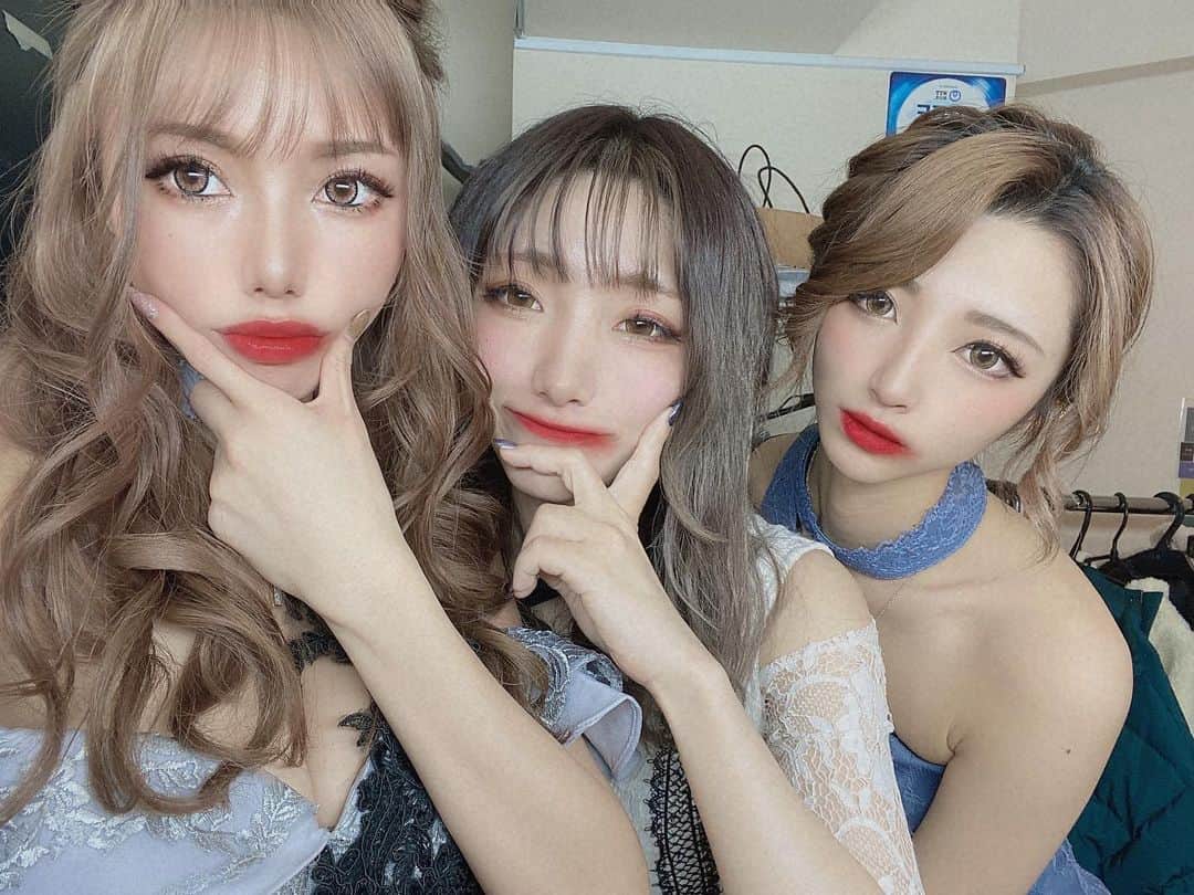 あゆかのインスタグラム：「二月になりました！！ 一月ありがとうございました🥰 今月もいつも通り出勤 なのでよろしくー🥺  .  .  .  #千葉キャバクラ#千葉富士見キャバ嬢#千葉富士見町キャバ嬢#千葉富士見キャバクラ#arドレス#ジュエルズドレス#オンラインキャバクラ#ファッション好きな人と繋がりたい#ヘアメイク#お家スタイル#息してる？#followｍe4 #follow4like#followtrain」