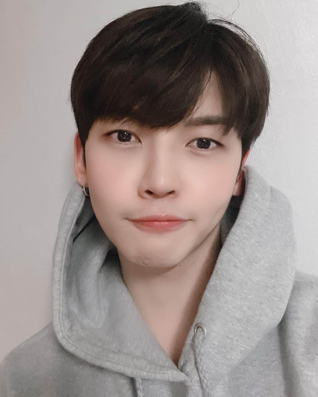 UP10TIONのインスタグラム：「[#쿤] 오다보니까 월요일에 오게 되네요ㅋㅋㅋ🤣」
