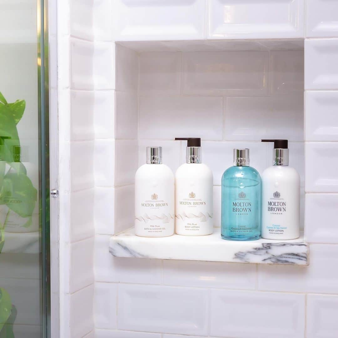モルトンブラウンのインスタグラム：「Revitalise the senses with two of our most-loved fragrances. Soul-soothing Milk Musk is nostalgic and comforting, whilst Coastal Cypress & Sea Fennel drenches you in a bracing marine air.」