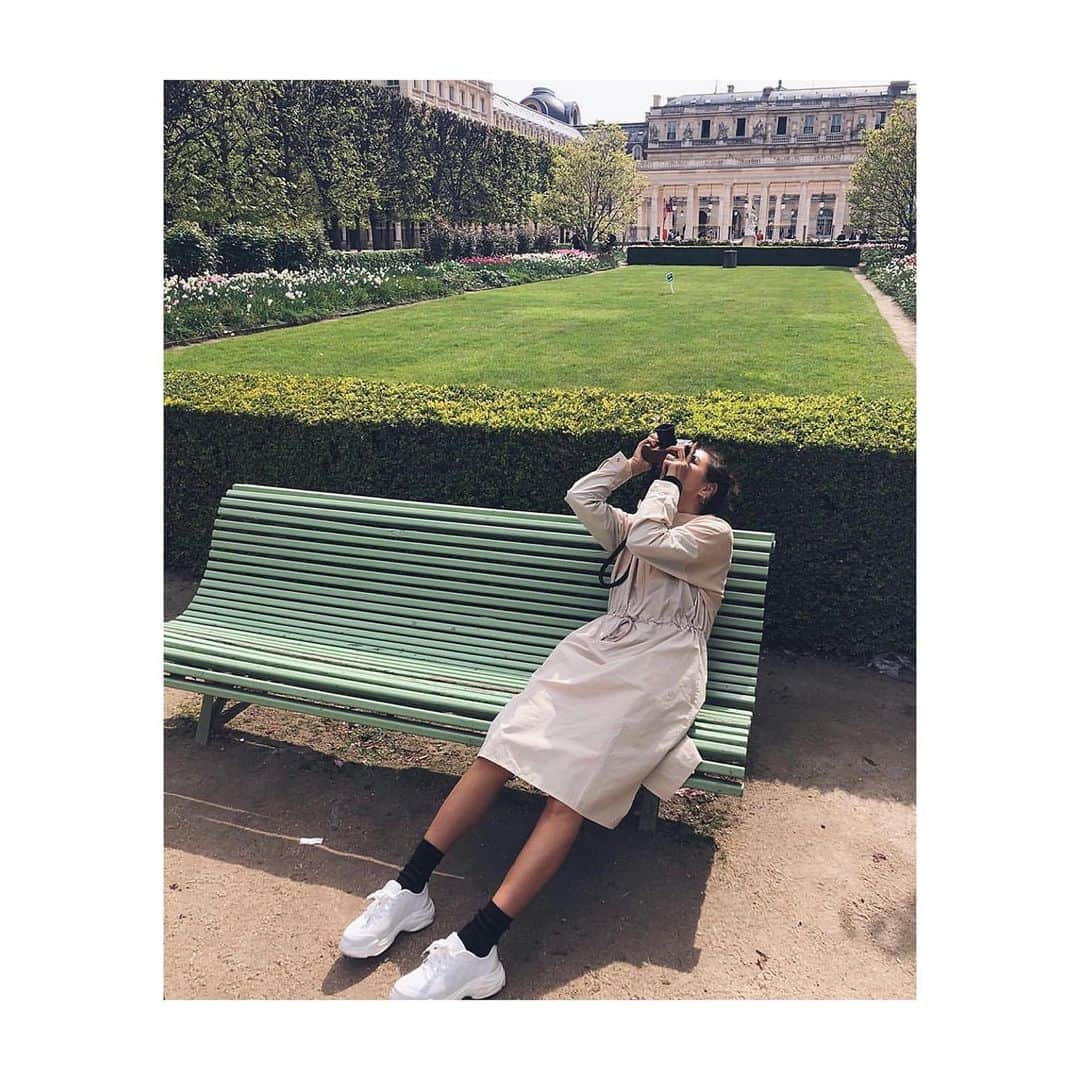 チン・ジェヨンのインスタグラム：「. 목적없이 걷다가 지나가는 사람들 구경하는 그런여행이 그립다.  . . #진재영_온세상이나의무대  . .」