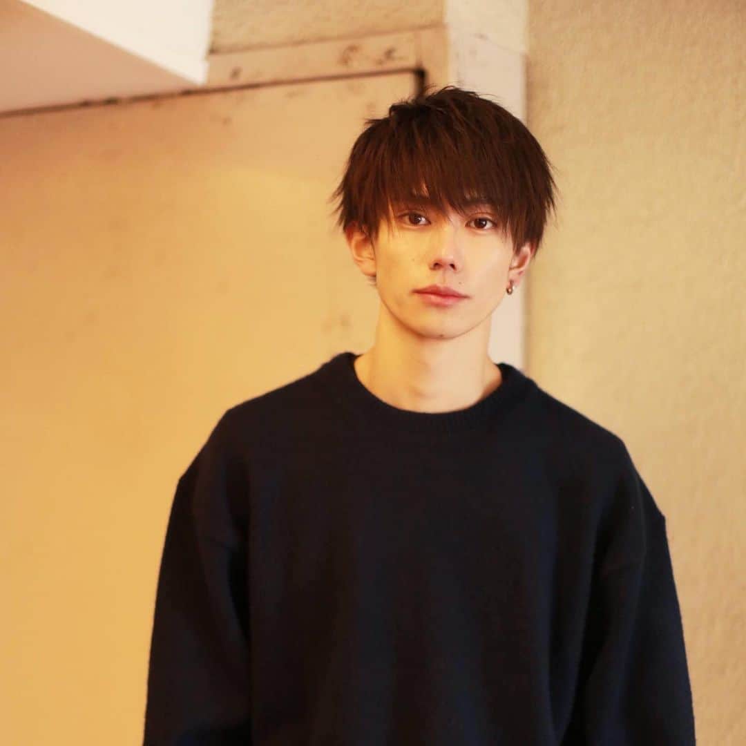 樋口晃平のインスタグラム：「もう2月だね〜 今月も気合入れて頑張ろう☺︎  撮影時のみマスクを外しました。  . . . . #mensfashion #men #mensstyle #menshair #menswear #mens #mensmodel #model #fashionmodel #fashion #fashiongram #emotional #instagood #instapic #instalike #insta #instadaily #nikoand #good #meme #lfl #fff #daily #いいね#散歩 #撮影#恋とオオカミには騙されない #樋口晃平#メンズファッション #メンズモデル」