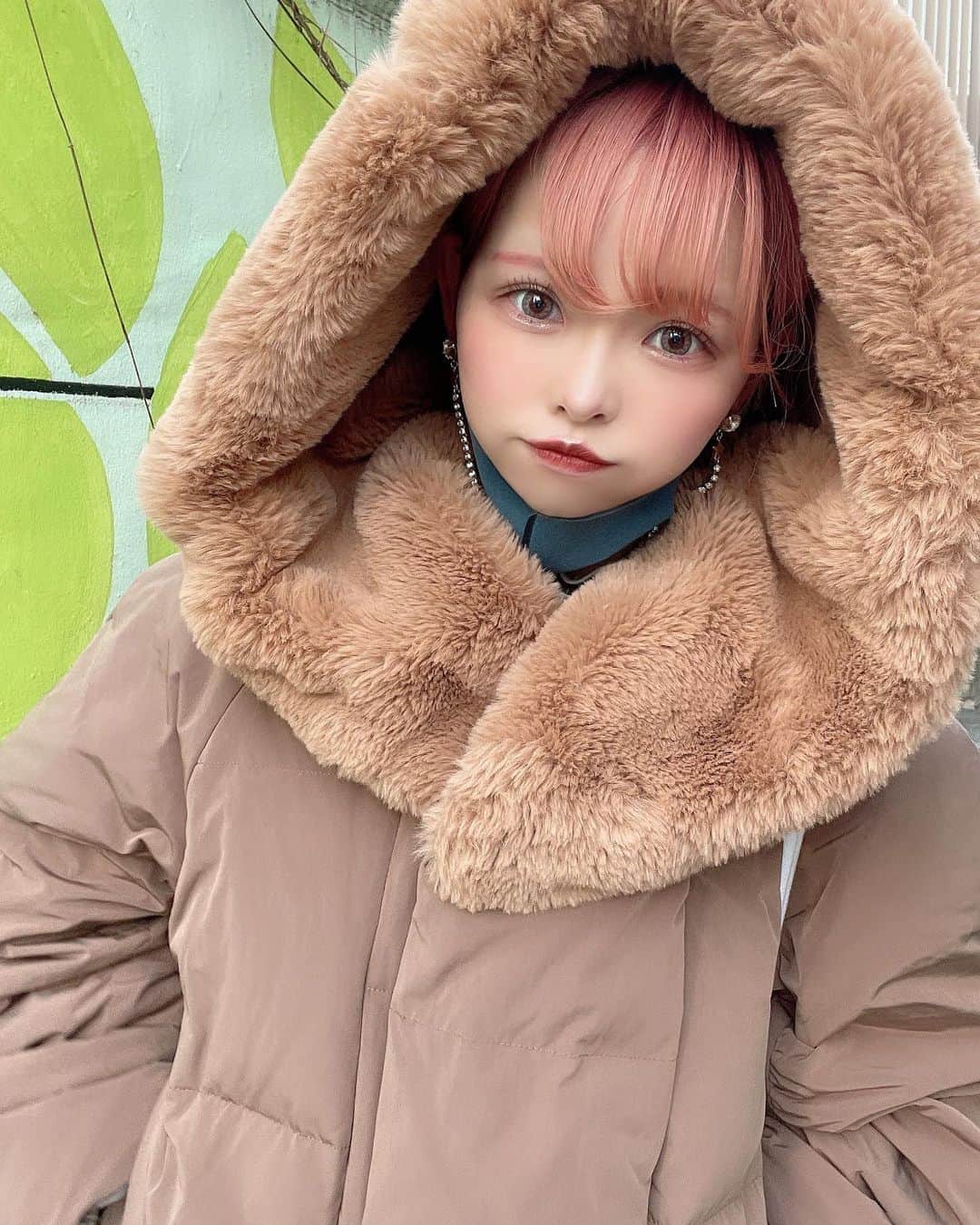 のインスタグラム：「ピンクの次紫にしよかな🦭」
