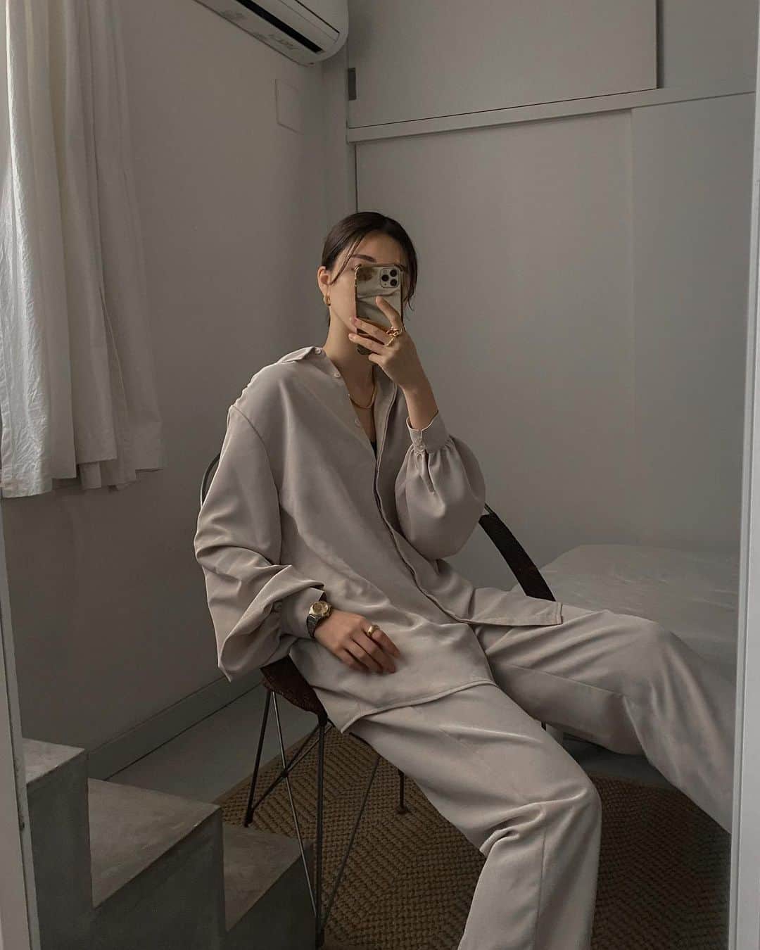 影山可蓮のインスタグラム：「・ ・ Shirts set up ✳︎✳︎ ・ ・ 春に向けてシャツのセットアップ☕️ ゆるっと楽々やけど綺麗め見えして良い✌🏼 @akte_official  ・ ・ ・ #outfit #ootd  #instafashion #minimalstyle #minimalfashion #classicstyle #simpleoutfit #everydaylook  #コーデ #コーディネート #今日のコーデ #私服  #karen_k_outfit」