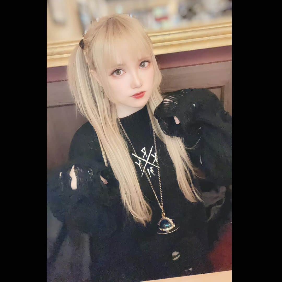 赤木クロのインスタグラム：「🖤  、 、 、 、 、 、 、  #anime #animegirl #animejapan #animeworld #japan #japanesegirl #日本 #サブカル #漫画 #comic #cos #cosplay #cosplayer #cosplaygirl #cosplayers #コスプレ #コスプレイヤー  #gravure  #lingerie  #일본여자 #코스프레 #그라비아 #角色扮演遊戲　#ゴシック #ゴシックファッション #Gothic #gothiclolita #gothicfashion」