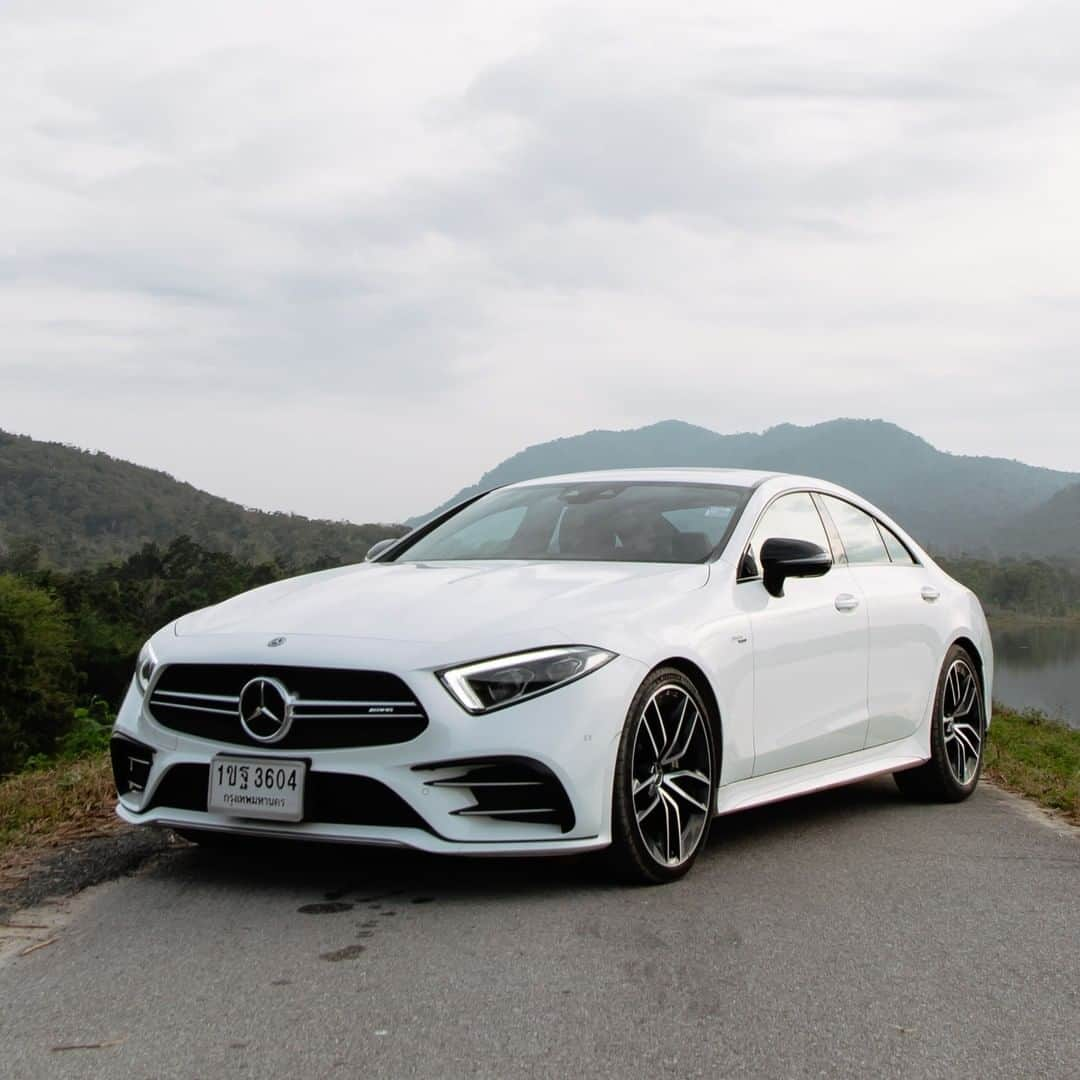 Mercedes-Benz Thailandさんのインスタグラム写真 - (Mercedes-Benz ThailandInstagram)「################ 🏁 AMG Monday 🏁 ################  AMG Monday Select : Mercedes-AMG CLS 53 4MATIC+  หากคุณชอบสไตล์รถสปอร์ต 4 ประตูที่ขับสนุก เร้าใจทั้งดีไซน์ และเสียงเครื่องยนต์ พร้อมตอบสนองอารมณ์สปอร์ตให้คุณได้อย่างไรที่ติกับ Mercedes-AMG CLS 53 4MATIC+  ภายใต้ขุมพลังเครื่องยนต์ 6 สูบเรียง 3.0 ลิตร พร้อมเทคโนโลยี EQ Boost และระบบขับเคลื่อนสี่ล้อ 4MATIC+ ให้พละกำลังสูงสุด 435 แรงม้า ที่พร้อมพาคุณเข้าสู่โลกแห่งความเร็วของ AMG อย่างน่าประทับใจ   ติดตามความเคลื่อนไหวของเมอร์เซเดส-เบนซ์ ก่อนใครได้ที่ LINE Official Account @ mercedesbenzth http://mb4.me/MBTHLINE  เปิดเผยตัวตนสปอร์ตที่เร้าใจไปกับ Mercedes-AMG CLS 53 4MATIC+ คลิก https://www.mercedes-benz.co.th/AMG-CLS53-coupe  📷 Van Siriborirak   พบกันทุกวันจันทร์กับ AMG Monday ที่รวมทุกความเร้าใจจาก Mercedes-AMG มาให้แฟนๆ ได้ติดตามกันนะครับ See you next Monday !!  #AMGMonday #Mercedes #AMG 🔥 #CLS53 #DrivingPerformance #Power #Passion #Instacar #Luxury #MercedesAMG #MercedesBenzThailand」2月1日 13時00分 - mercedesbenzthailand