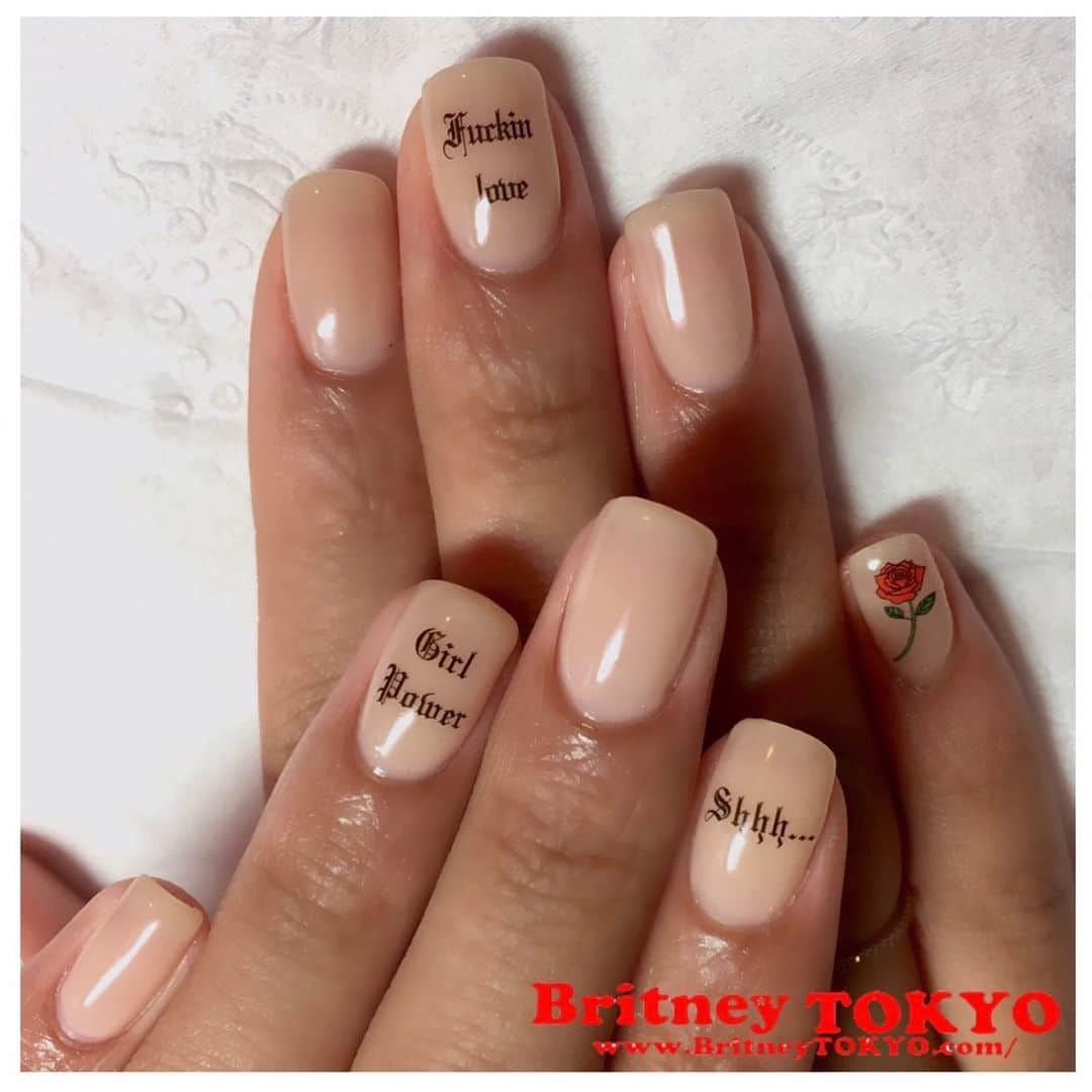 Britney TOKYOさんのインスタグラム写真 - (Britney TOKYOInstagram)「BritneyTOKYO NAIL STICKERS available 💅🏻✨at  🇺🇸 @naillabousa online store  ( https://naillabostore.com )  🇯🇵日本ではツメキラのウェブショップから購入可能 @tsumekira  ( https://www.tsumesakirari.jp )  🇹🇼Taiwan @naillabotw  ( https://www.naillabotw.com )  🇨🇦Canada @tat_canada  ( https://www.tat-canada.com )  🇲🇽 Mexico @nagelnailshop  ( https://nagel.mx )  #nailart #nails #britneytokyo #ネイル　#ネイルアート　#セルフネイル」2月1日 13時28分 - britneytokyo