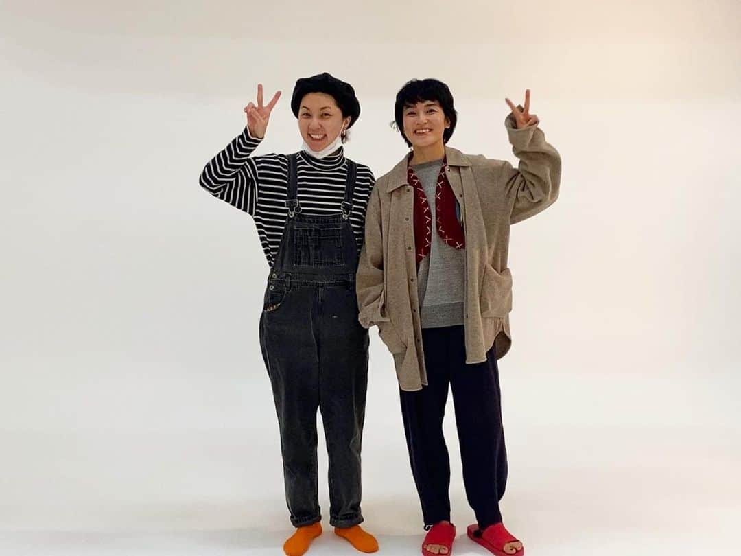 桃生亜希子のインスタグラム：「今日は、撮影。 カメラマンのNina @photoby217 ちゃんと。 　愛いっぱいで、和やかな楽しい時間でした。 　会えてよかった。 　ありがとう🌞  #aw　#photoshoot」
