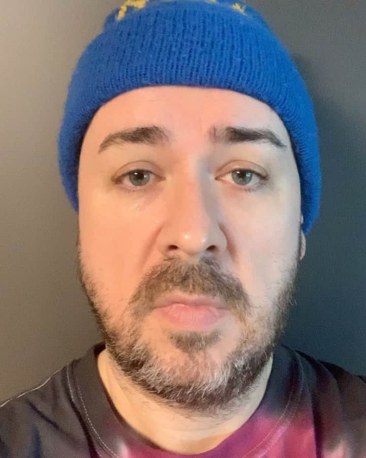 サム・ハミントンのインスタグラム：「I will be doing a live broadcast on Lazada on Wednesday the 3rd of February. Come and check it out.  https://s.lazada.sg/s.Zbkhw」