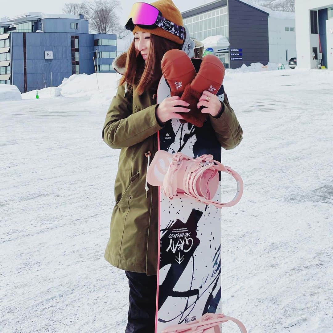 水田真依子さんのインスタグラム写真 - (水田真依子Instagram)「スノーボード🏂LIFE🏂 #ファッション	 #東京	 #ランチ	 #かわいい  #可愛い	 #ネイル	 #おうちごはん	 #ありがとう	 #空	 #犬	 #お弁当	 #桜	 #大好き	 #モデル	 #コーデ	 #撮影	 #ヘアアレンジ	 #インテリア	 #メイク	 #コスメ部」2月1日 14時56分 - maikosebasu