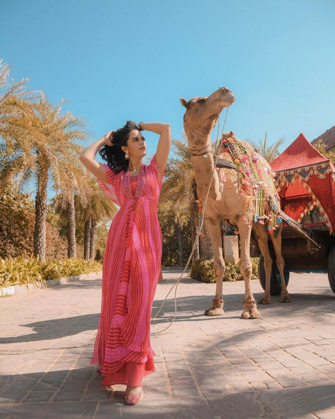 Aakriti Ranaさんのインスタグラム写真 - (Aakriti RanaInstagram)「Met Rajesh the Camel 🐪 at @thewestinpushkar.  Got this outfit from @k.anshika 🌸 Juttis - @coralhazeofficial  📸 @thirddimension   #aakritirana #pushkar #rajasthan #camel #camelride #resort #traveller #travelblogger #indiantravelblogger #ootd #outfitoftheday #lookbook」2月1日 14時58分 - aakritiranaofficial