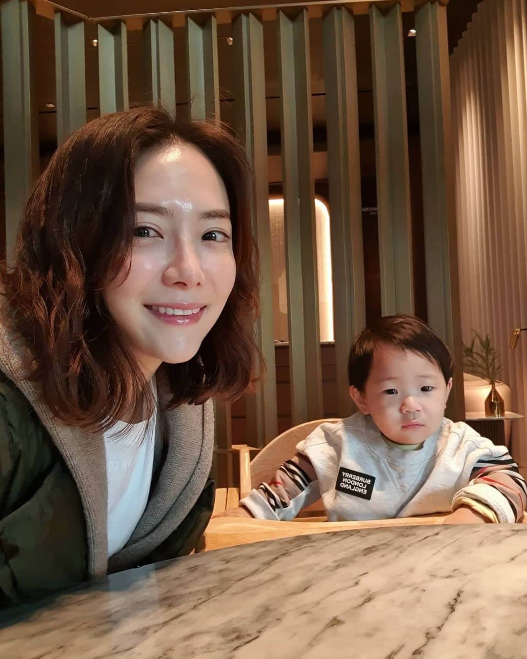 ユ・ハナのインスタグラム：「동글이랑 망고랑 ❤」