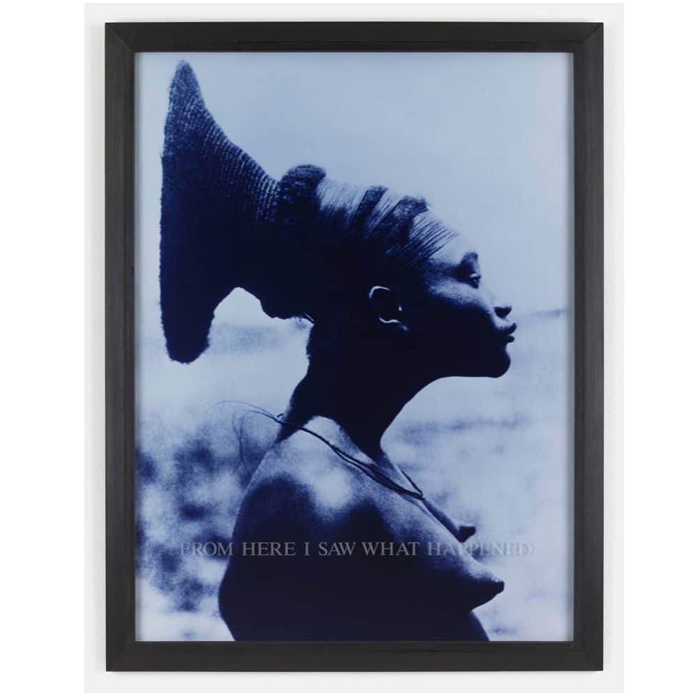 のインスタグラム：「#BlackHistoryMonth commences with Carrie Mae Weems’s “From Here I Saw What Happened and I Cried’ #MoMA  “When we’re looking at these images,” Weems said, “we’re looking at the ways in which Anglo America—white America—saw itself in relationship to the Black subject.” Among them are distressing pictures of enslaved African Americans taken by photographer Joseph T. Zealy in 1850. Commissioned by the Harvard scientist Louis Agassiz, they were meant to support racist theories about the inferiority of Black people. Many of the sitters are naked or half naked and depicted as anthropological specimens rather than individuals. The work is bookended by images of a royal Mangbetu woman witnessing the narrative. Through her presentation, Weems asks us to question the intentions behind these pictures and their dissemination. She enlarged, cropped, and tinted the images, then placed the prints in circular mattes that suggest the camera’s lens, emphasizing the acts of framing and looking. Finally, she overlaid the images with her own texts that expose a long history of systemic injustice. “I wanted to intervene in that by giving a voice to a subject that historically has had no voice.” . @carriemaeweems @themuseumofmodernart #artmadebywomen」