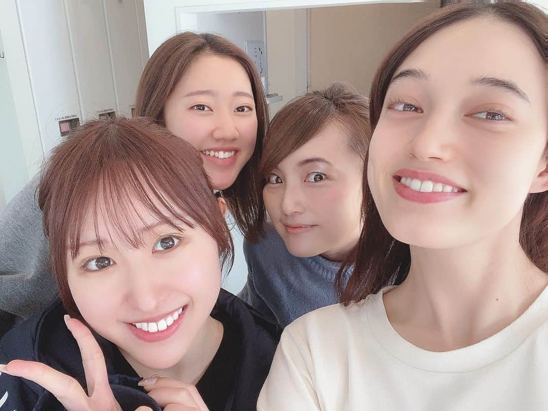 細田阿也さんのインスタグラム写真 - (細田阿也Instagram)「@highalti.sangenchaya  #ハイアルチ三軒茶屋  #ハイアルチジャンプ #みさき©︎ジャンプ #トランポリン #kpop に合わせ またしても 滝汗かきましたー！🤣  #ハイアルチスタッフ　ちゃんの可愛さよ😍  #mtg 中のふせちゃんも 写真誘いたかった🤣  #撮影時のみマスクを外しています 😷 #眼福　#目の保養　#若いって素晴らしい」2月1日 15時19分 - hosodaaya