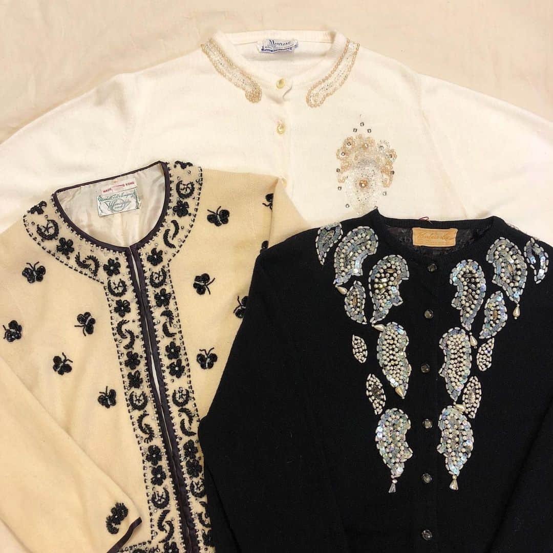 NUTTY Vintage&Collectibleのインスタグラム：「💐💐February Special💐💐  -NEW ARRIVAL- ☑︎vtg beads design cardigan  手縫いの美しいビーズ刺繍に思わず見惚れてしまう スペシャルなビーズカーディガンを入荷いたします。  🛒TODAY20:00~ VINTAGE ONLINE STORE UPDATE🛒  ---------------------------------------------------- 💐Formal Fair 2021💐1/18(mon)~ ☑︎ヴィンテージジュエリーALL10%OFF  🚌送料無料🚌1/15(fri)~ ☑︎VINTAGE ONLINE STORE ¥10000以上 ☑︎SELECT BOUTIQUE ONLINE STORE ¥5000以上 お買い上げで全国一律送料無料！ （※ONLINE STORE/その他通販全て対象） ----------------------------------------------------」