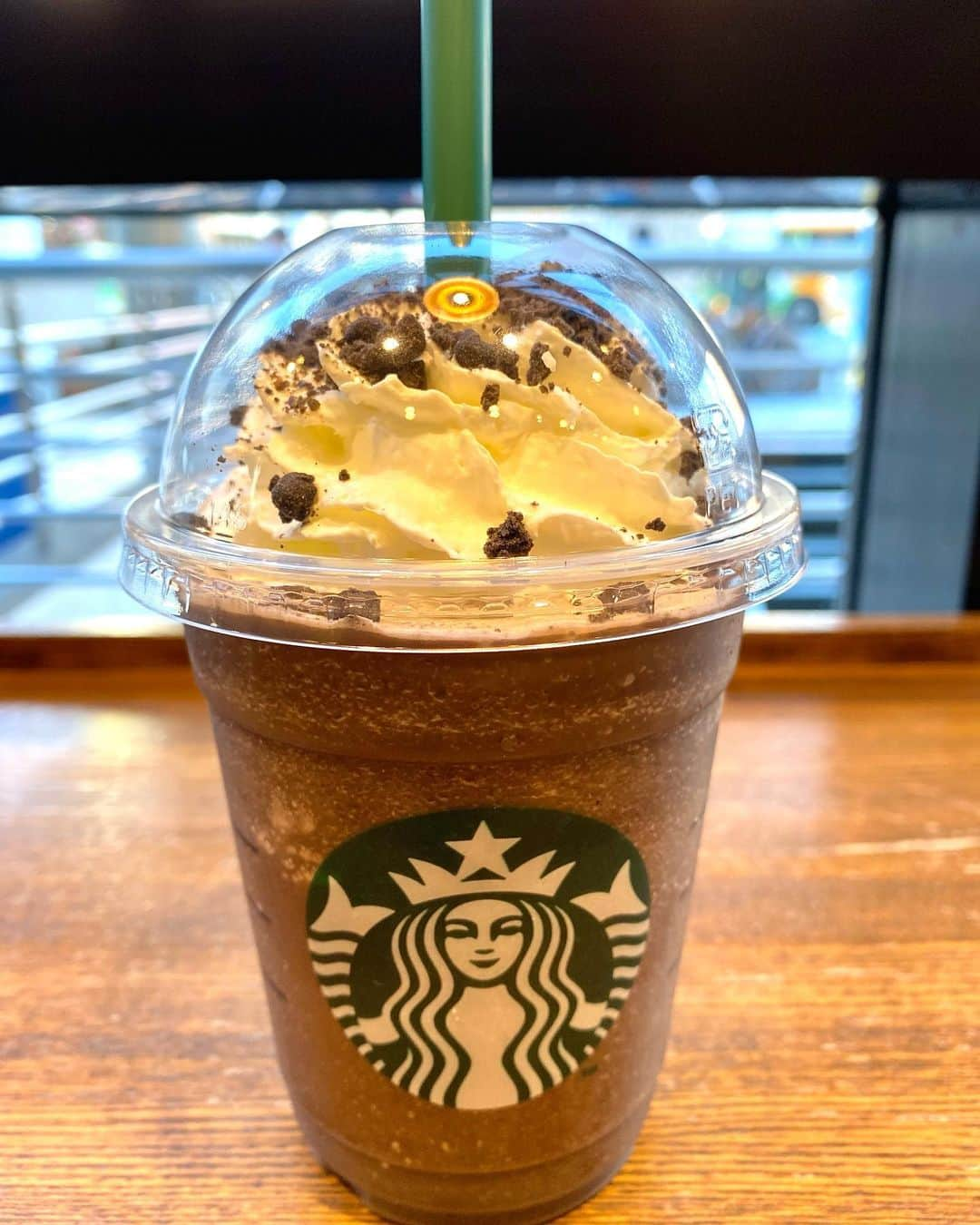 Shinnosukeさんのインスタグラム写真 - (ShinnosukeInstagram)「美味い😋！！！！  #starbucks #スタバ #チョコレートオンザチョコレートフラペチーノ #chocolateonthechocolatefrappucino #なげーよ #delicious」2月1日 15時28分 - shinscapade