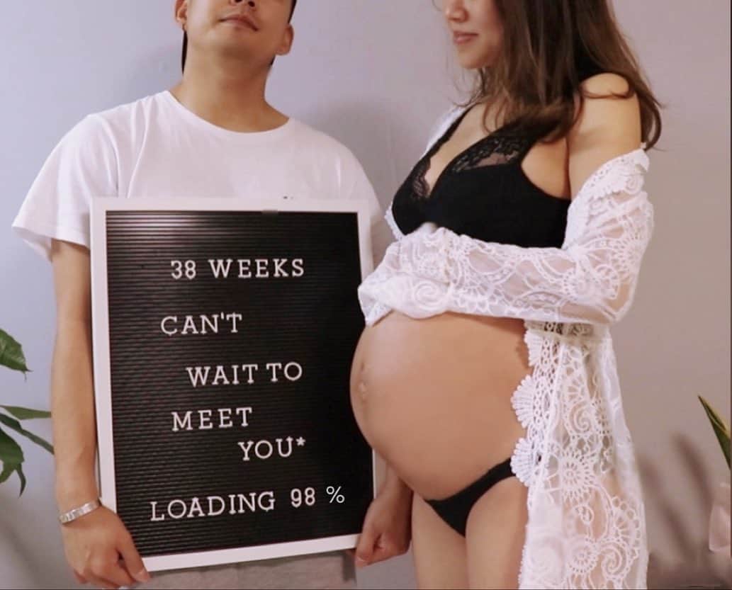 ᗰᗩYᑌᑕᕼIのインスタグラム：「38weeks pregnancy ♥︎ ． @yu_chaaaaaan 🌵 . 予定日まであと13日👶🏼 わくわく陣痛待ちな毎日です🦄 大きなお腹も見納めなので いっぱい写真撮ろ📸楽しみ💓 ． Q&A更新🎥 https://youtu.be/osV2JWKq_bI ． #マタニティフォト #臨月 #38週 #妊娠後期」
