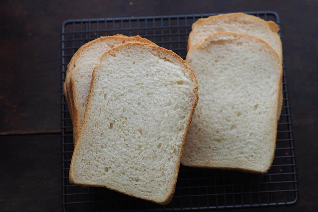 Rocoのインスタグラム：「02.01 🍞  #rocoおやつ#パナソニックホームベーカリー」
