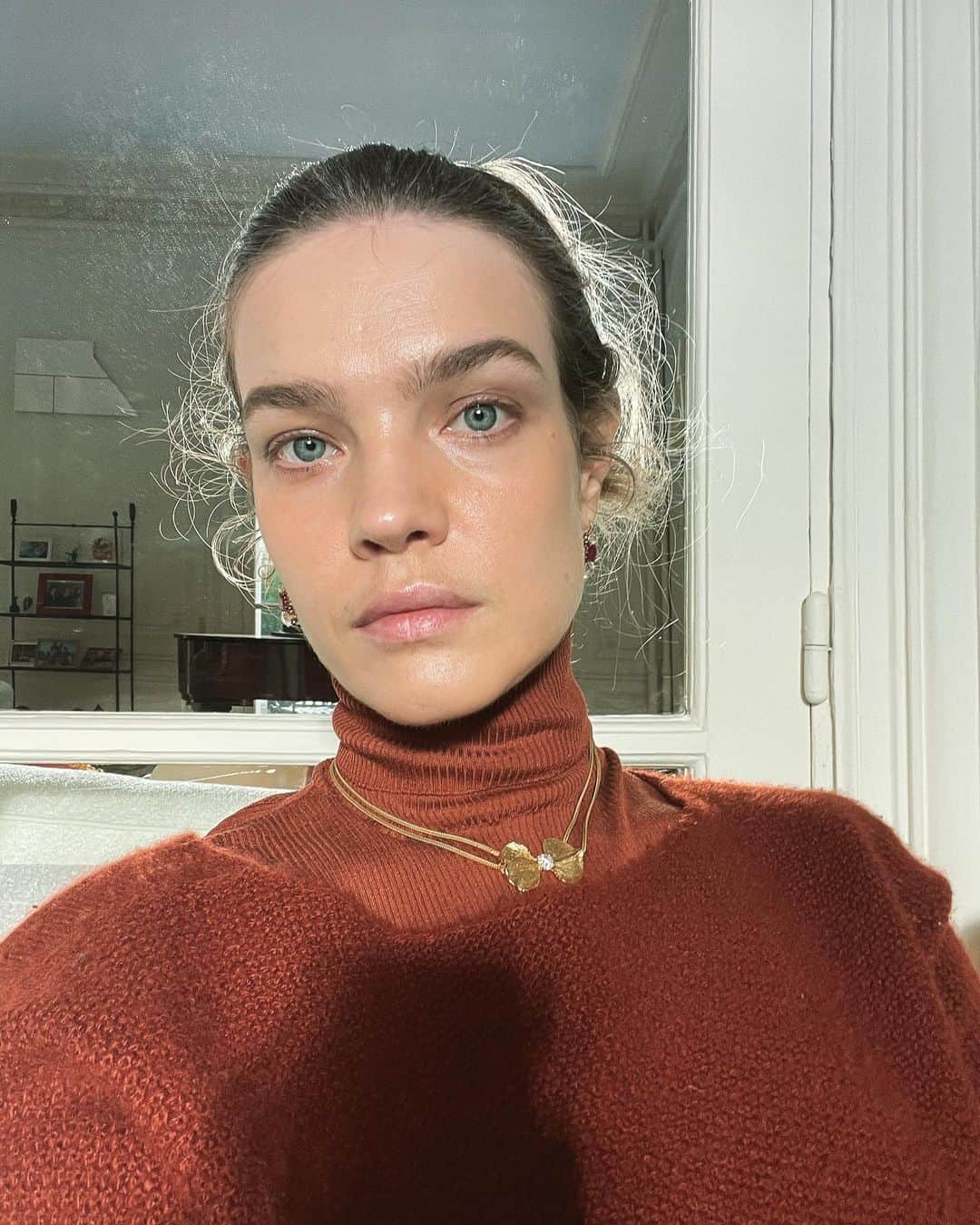 ナタリア・ヴォディアノヴァのインスタグラム：「Понедельник- день тяжелый 😅 Happy Monday guyssss 😅😪🧡」