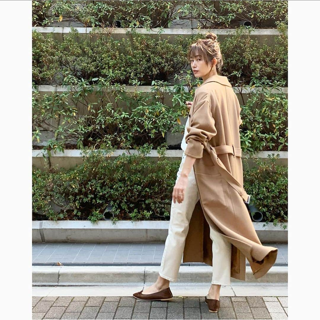 武藤京子さんのインスタグラム写真 - (武藤京子Instagram)「* * 先日のお洋服 * しばらく距離を置いていた ホワイトデニム それは 肉感を拾うから…😅 * その距離感(!?)を縮めてくれたのが @upperhights の THE NINTY'S 色は 生成り!?のような  CHALKという色 * 春に向けての コーディネートが 楽しくなりそう✨ * #ronherman #upperhights #joshuaellis #avacation #kuruntokyo #アメブロ更新しました #STORYブログ更新しました」2月1日 21時40分 - kyokomuto0628