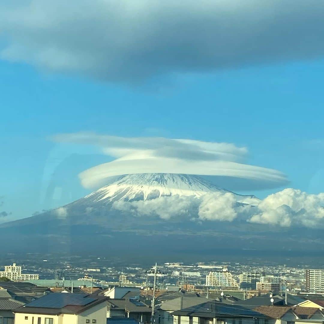 宮川大輔さんのインスタグラム写真 - (宮川大輔Instagram)「#今日の富士山 #お帽子かぶってはる」2月1日 16時18分 - miyagawadai