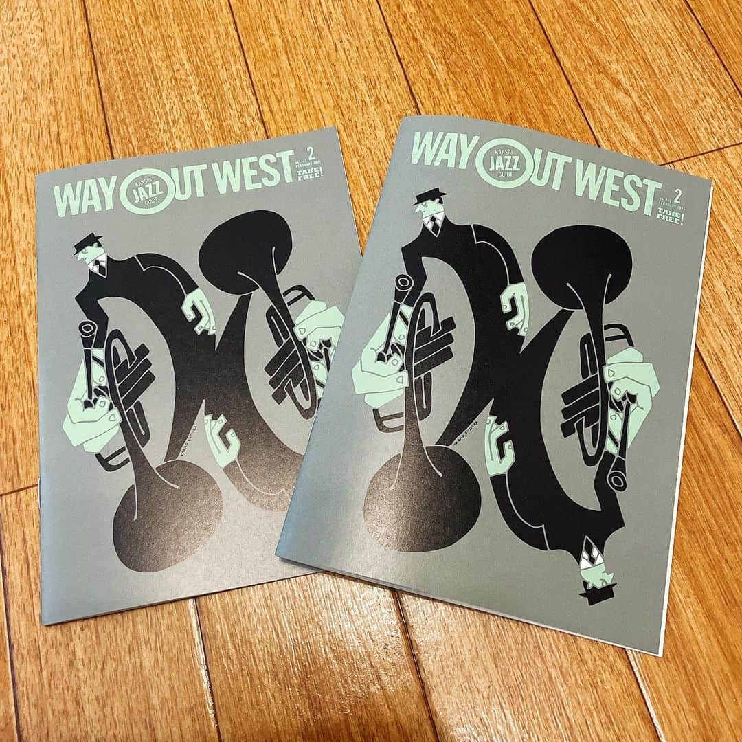 川本睦子さんのインスタグラム写真 - (川本睦子Instagram)「関西JAZZ誌「Way Out West」2月号。 連載している「Jazz de 恋バナ」は、ミュージカル「West Side Story」の「Somewhere」について書きました。歌詞を訳しながら、何度も涙がにじみました。コロナ禍に妙に沁みる歌詞だなーと思います。ぜひご一読を。  新譜コーナーにわたしのレビュー載せてもらいました。そしてグレッチェンの新譜のレビューを書きました。 グレッチェンとわたしの新譜が同じコーナーにあるなんて感慨深すぎます。ありがとうございます💿  #wayoutwest #関西JAZZ」2月1日 16時15分 - muzco