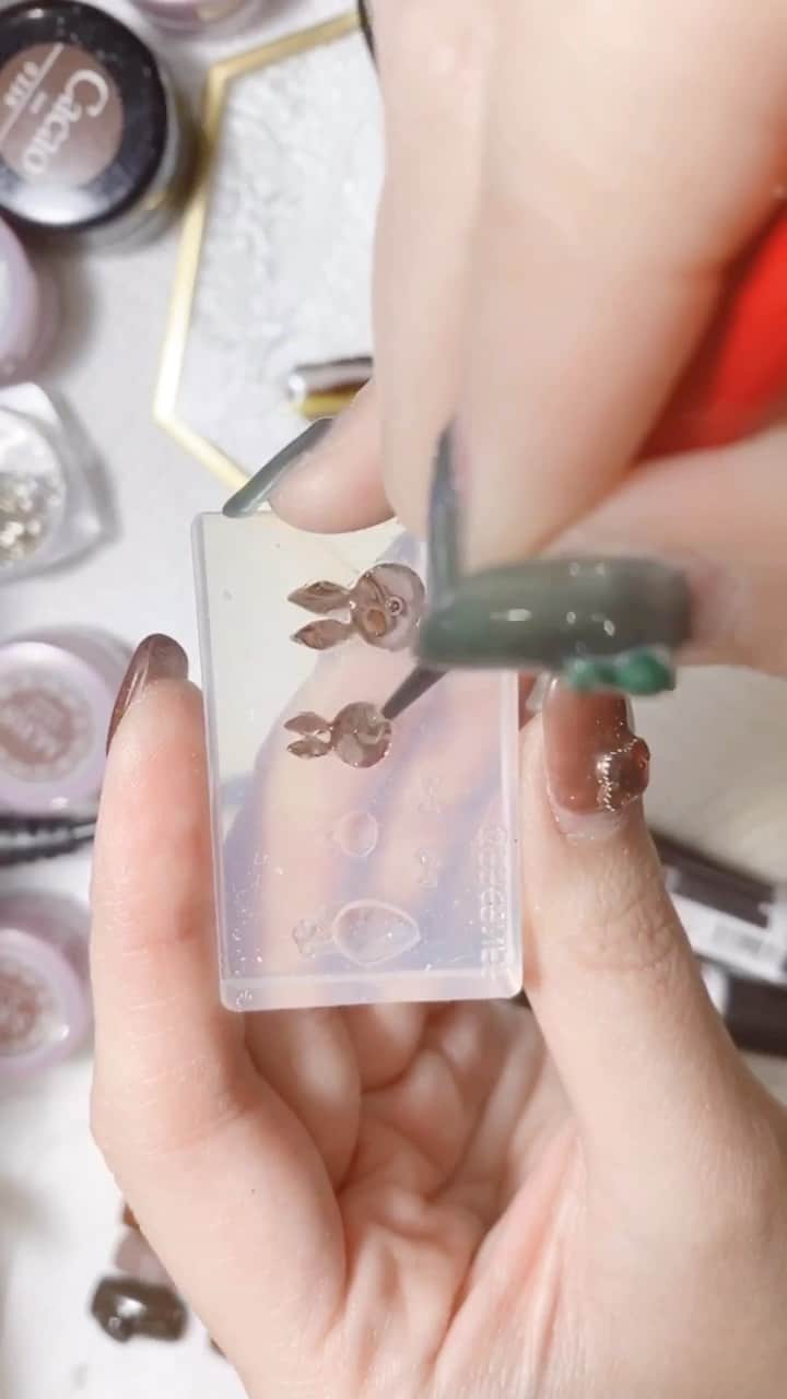 なかやまちえこのインスタグラム：「PREGEL・Betty gel・きまぐれキャット・PREANFA・PREXY商品は、⠀ ネイリストの方は↓ ⠀ プリモール @nail_premall ⠀ http://gelnailshop.com/ ⠀ ⠀ キャンディポケット @candypocket_official ⠀ http://www.beautysupport.jp/sm/script_main/shoptop.php ⠀ ⠀ セルフの方は↓ ⠀ ジョイアート @joyartofficial ⠀ http://joyart.biz/ ⠀ ⠀ にて購入頂けます☺️⠀⠀ ⠀ #nail #nails #nailart #ネイル #美甲 #ネイルアート  #japanesenailart #manucure #japanesenails #manicurist #gelnails #أظافر #네일아트 #미용 #vẽmóng #ngườiđẹp  #เพ้นท์เล็บ #искусствоногтя #artedeuñas #เพ้นท์เล็บเจล #ジェルネイルデザイン #ネイルデザイン #senikuku #nagelkunst #valentinenails #バレンタインネイル #バレンタイン #valentine #ワッフル #waffle @pregelofficial @bettygel_official @kimagure_cat_whim @prexyofficial」