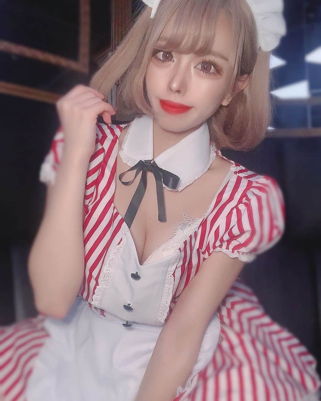 あんじゅのインスタグラム：「♡ ． 今日はショー配信の日😌✌🏻💓 2月一発目のショータイム楽しみにしててね🥳 ． 久しぶりの曲あるからわくわく！ ． ．  #Burlesque #バーレスク #バーレスク東京 #大阪 #バーレスク大阪 #北新地 #六本木 #キャバ嬢 #ホスト #歌舞伎町 #ダンサー #bodymake #自発ください  #桃尻トレーニング #ビジネスギャル  #金髪女子 #ギャル #加工厨 #ジャニヲタ #美尻女子 #エロ可愛い #筋トレ女子 #撮影会 #雰囲気好きな人いいね #自撮り界隈 #1mmでもいいなと思ったらいいね #被写体  #メイド服 #コスプレ #コスプレ女子」