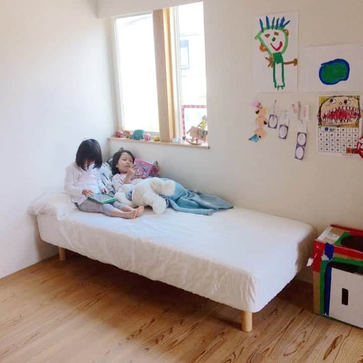 無印良品さんのインスタグラム写真 - (無印良品Instagram)「【商品紹介】脚付マットレス - 眠るためのベッドとしてはもちろん、ソファとしても使える、脚付マットレス。 おうち時間をのんびりと過ごす、くつろぎの場所に - #無印良品 #MUJI #脚付きマットレス #新生活 #新生活準備 #おうち時間」2月1日 17時30分 - muji_global