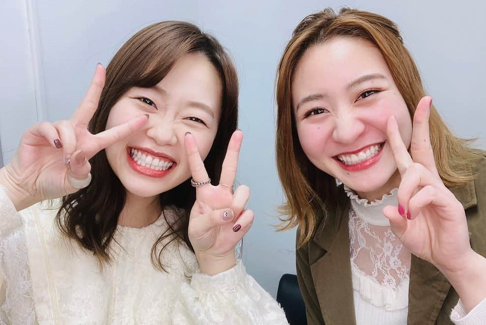 依東杏奈さんのインスタグラム写真 - (依東杏奈Instagram)「2月に突入したね！！✨  昨日は、emiu新メンバー加入発表！そしてSHOWROOM配信ありがとうございました！！🙇‍♀️  Twitterでもたくさんおめでとう！！お祝いのメッセージ頂きけて本当に嬉しいです🥺💕🙇‍♀️💗  これからemiuのメンバーとしてMOMOYOちゃんと全力で楽しく活動していきますので、これからも応援よろしくお願いします！！　  写真タップするとemiuのインスタでてくるので 是非フォローしてくださいね🤗☝️✨  　💙🤍emiu💙🤍 　　  #emiu #ガールズユニット」2月1日 17時49分 - anna0555n_n