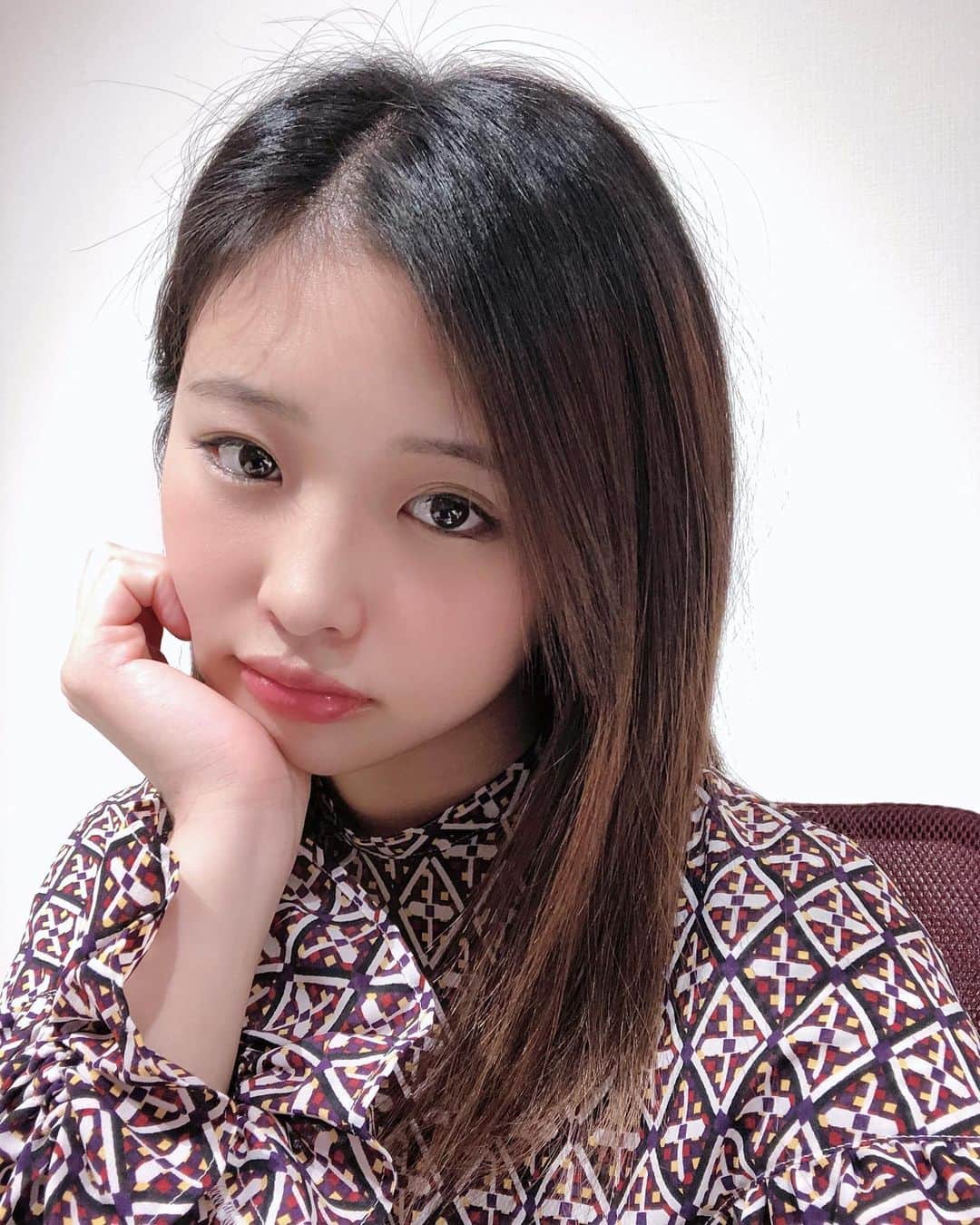 石井美音奈のインスタグラム：「専属カメラマン募集中💭 写真全然撮らないから、あげる写真がないよー🥺  は〜〜😩旅行に行きたい💦💦」
