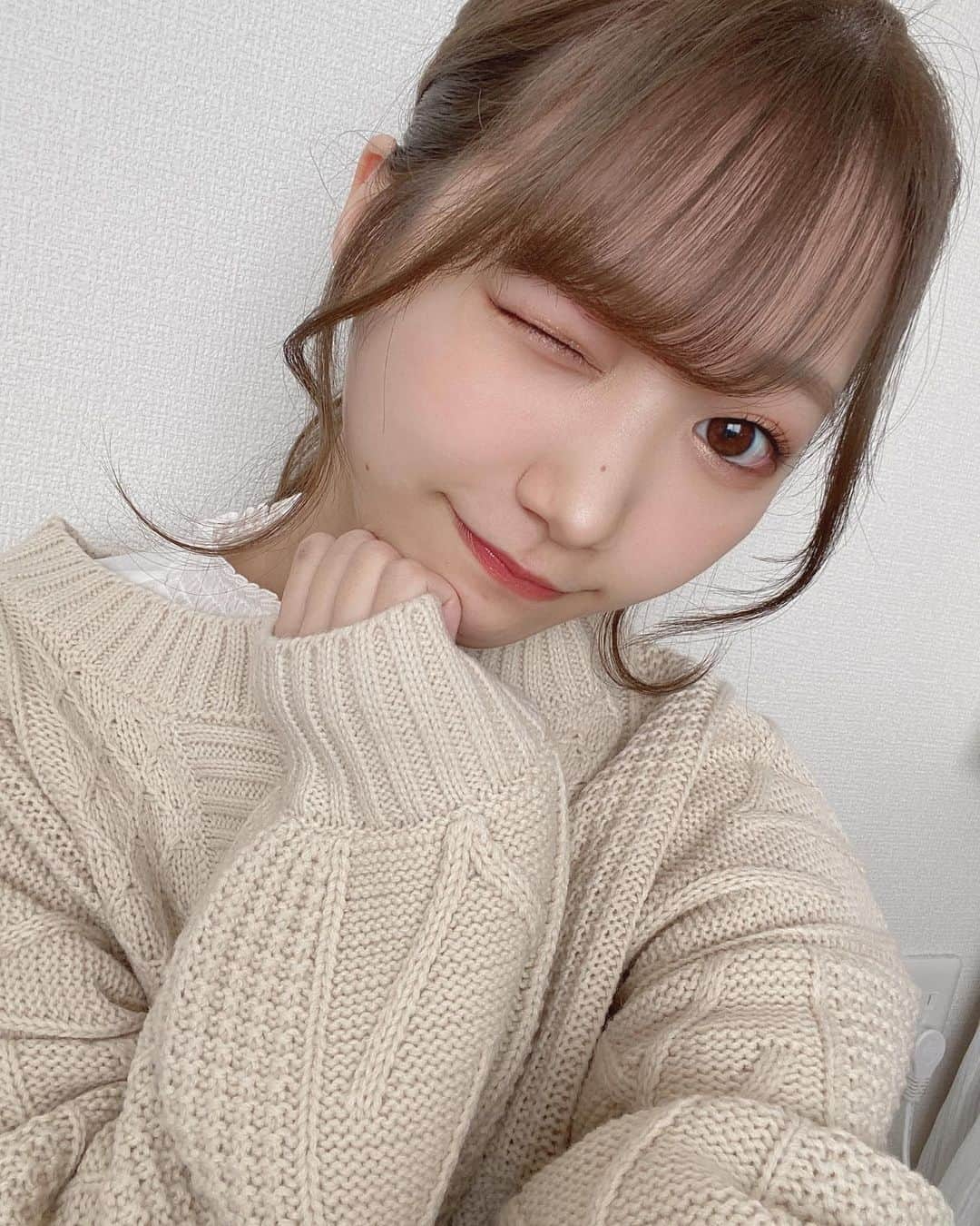 阪上彩香さんのインスタグラム写真 - (阪上彩香Instagram)「もー年明けて１ヶ月たったなんて😳 2月もよろしくです〜☺️」2月1日 17時59分 - ayaka_skgm