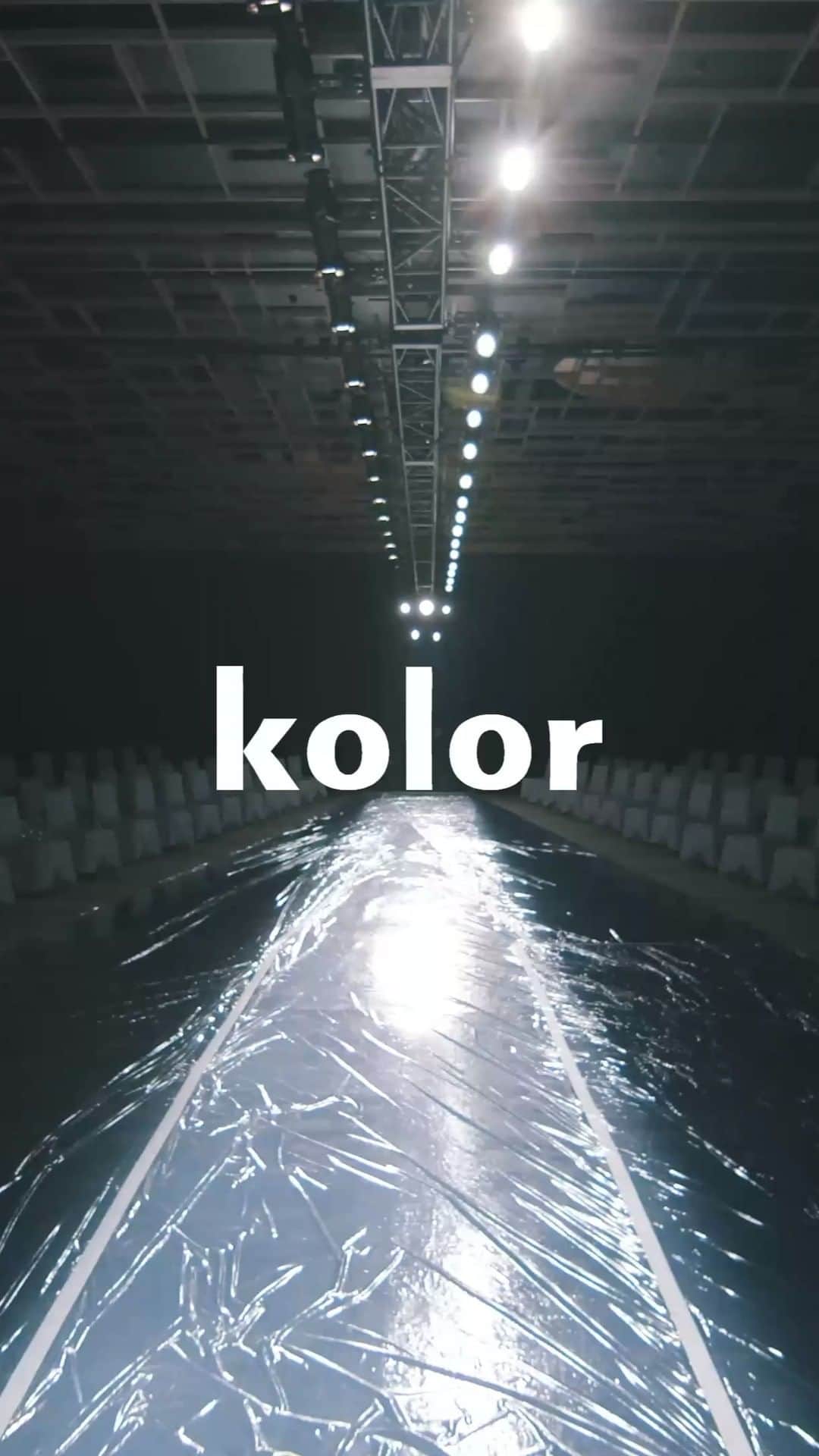 のインスタグラム：「﻿ ﻿ ﻿ Show Director: YOSHIO WAKATSUKI﻿ Styling : kolor﻿ Soundtrack Composition and Produce：SHINICHI OSAWA﻿ Hair : ASASHI﻿ Make : NOBUKO MAEKAWA﻿ Official Show Photo : MASAYA TAKAGI﻿ Official Show Video：studio44﻿ Visual Effect Produce：CyberAgent / FUTURE LIVE GROUP﻿ Visual Technical Director：BRDG﻿ Casting：BOBBIE TANABE (HYPE)﻿ Production: DRUMCAN inc.﻿ ﻿ ﻿ #kolor #kolorofficial #KLRFW21 #aw21 #parisfashionweek」