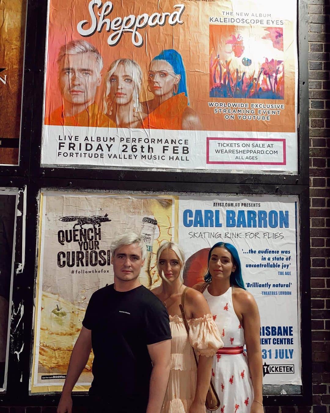 シェパードのインスタグラム：「IG vs reality.... who else is keen for the album release? Still time to pre-order !」