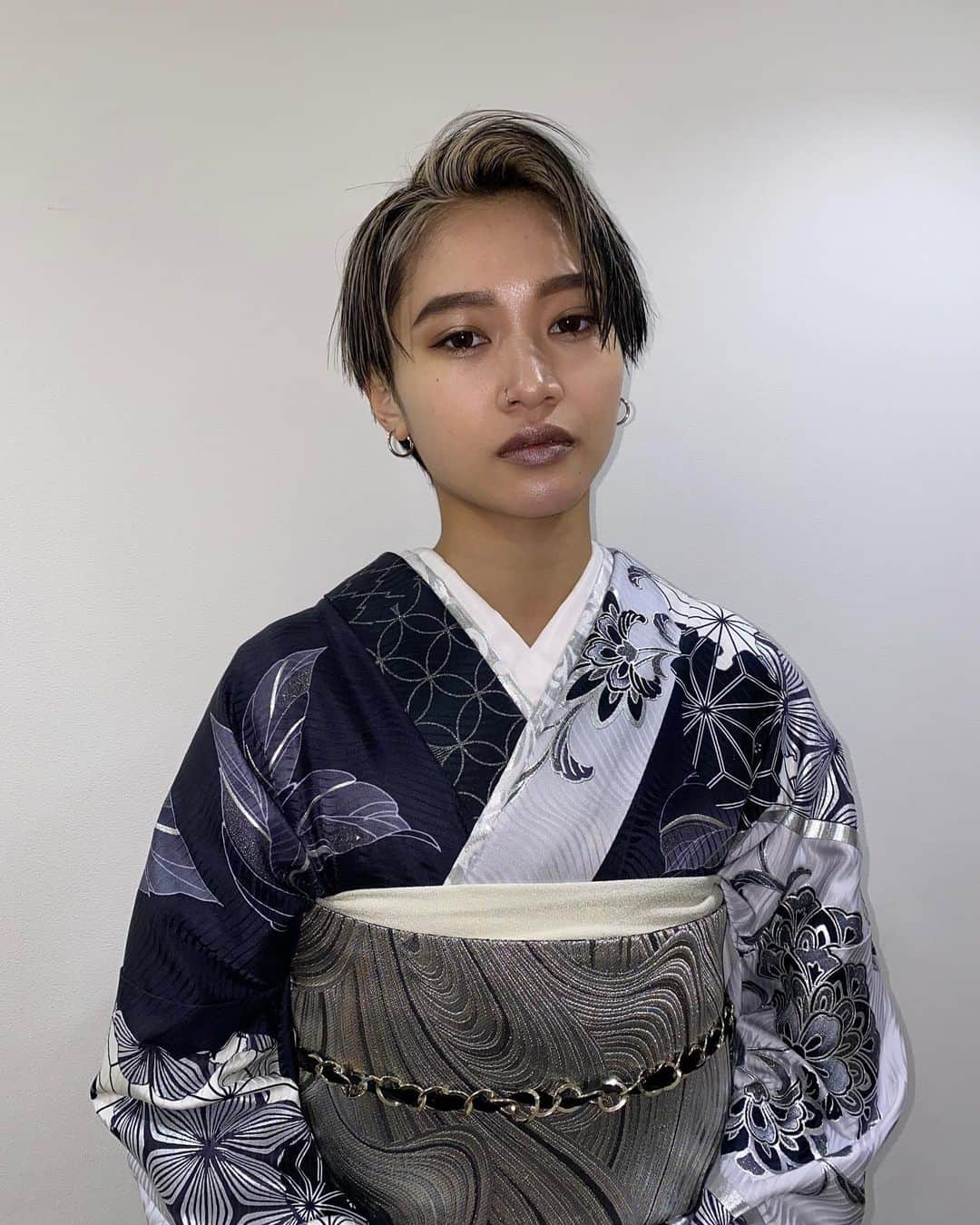 珠里亜のインスタグラム：「🌊」
