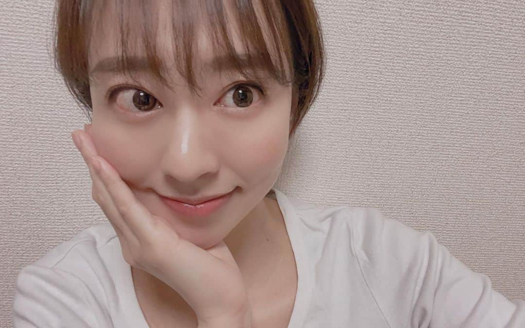 福田樹のインスタグラム：「・ ・ 最近ようやく、30代としての美意識が高まってきました✧︎*。 前からやっている事に加えて最近始めた事もメモ✍  ・毎朝青汁 ・毎日自炊 ・毎日パック ・寝る前のストレッチ ・自分に合うスキンケア探し ・できる限りお風呂に浸かる ・美肌サプリ @fujimi_official  ・一駅二駅分くらいのウォーキング  そんな特別なことはやってないかもしれないけど、面倒くさがりの私にとってはこれがなかなか大変でww 日々の食事は当たり前に大切だけど、私は疲れ・ストレス・睡眠不足がソッコーで肌に出るタイプだから、ちょっとの事をコツコツやらないとやっぱりダメだなと。やった分成果も出てるしね。 ほんと、美は一日にして成らず！！  他にも気になってるものたくさんあるから色々試してみようと思ってます🤍 頑張って綺麗になるぞー☺️✨ ・ #美肌になりたい  #綺麗になりたい  #美容好きな人と繋がりたい  #30代女子  #まだまだこれから 🔥 #beauty #skincare」