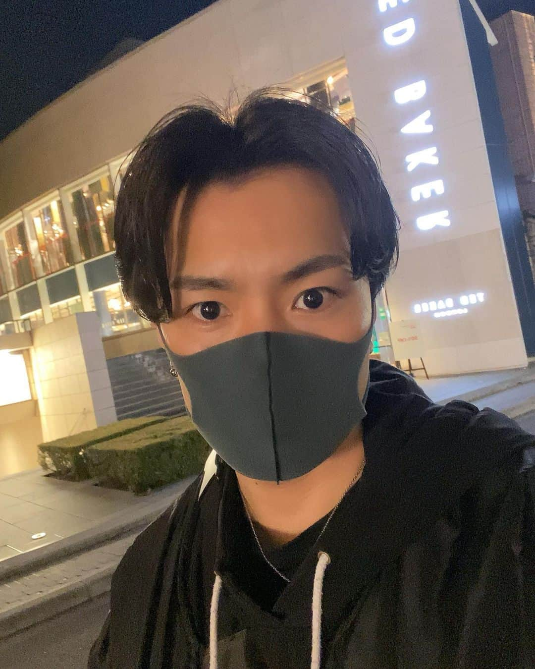 細川優さんのインスタグラム写真 - (細川優Instagram)「new haircut💇‍♂️  #表参道 #blackhair #haircut #menshair  #japan #tokyo」2月1日 18時18分 - yuhosokawa