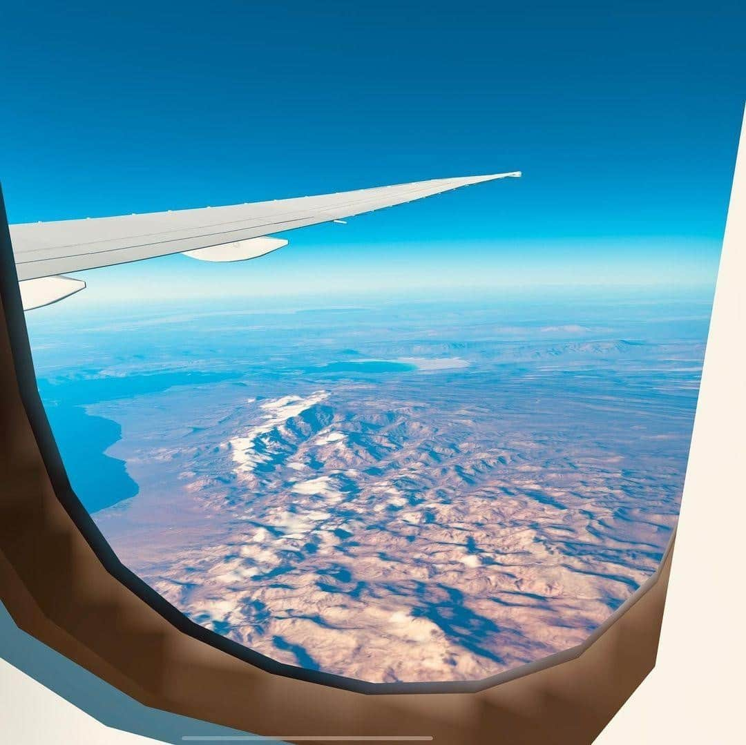 エールフランスさんのインスタグラム写真 - (エールフランスInstagram)「Survolant l'Ethiopie, fenêtre sur un dégradé de bleu à perte de vue 💙 Window on a blue gradient as far as the eye can see 💙  Un instant capturé par @che_rry_z   #airfrance #traveling #plane #aviation #views #window #Ethiopie」2月1日 18時18分 - airfrance