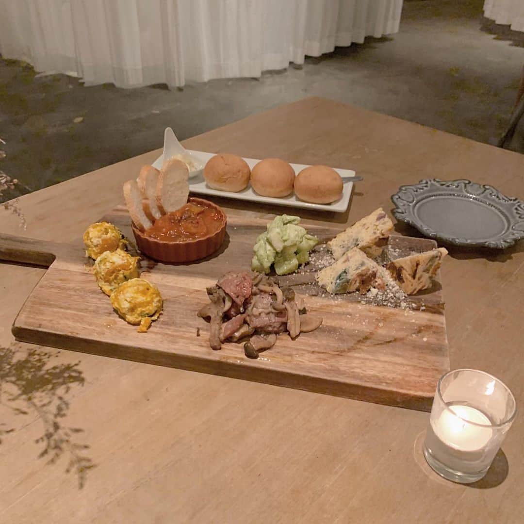 PRESSさんのインスタグラム写真 - (PRESSInstagram)「𝐈𝐃𝐎𝐋 𝐓𝐎𝐊𝐘𝐎🕯  表参道にあるおしゃれなカフェ☕️♡  去年の秋頃に友達のお誕生日の お祝いで初めて行ったんだけど、 カーテンの中に席があったり 誕生日で予約すると鏡に名前 描いてくれたりとても素敵 だった( ◜◡◝ )🍴𓂃   また改めていつか行きたい場所🕰  Special thanks ❤︎﻿ @xxayapink  ﻿ —————————————————— ㅤ﻿ ﻿ お気に入りの写真に @press.inc ﻿ タグ🏷して投稿してください♡﻿ あなたのアカウントをご紹介致します! ㅤ﻿ ㅤ﻿ ——————————————————  #idoltokyo #omotesandocafe #shibuyacafe #aoyamacafe #アイドル #表参道 #青山 #渋谷 #表参道カフェ #青山カフェ #渋谷カフェ #バースデーサプライズ #バースデープレート #カフェ #カフェ巡り #かふぇすたぐらむ #かふぇ #かふぇめぐり #オシャレカフェ」2月1日 18時30分 - press.inc