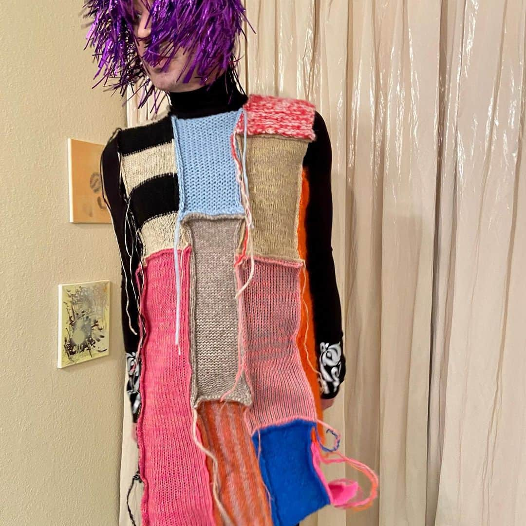 スタースタイリングさんのインスタグラム写真 - (スタースタイリングInstagram)「more knitted stuff... preview aw21 #knittersofinstagram #knitting #ilovecolors #metalicwig #purplehair #starstyling #hugologie #mulackstrasse」2月1日 18時34分 - starstylingworldwide