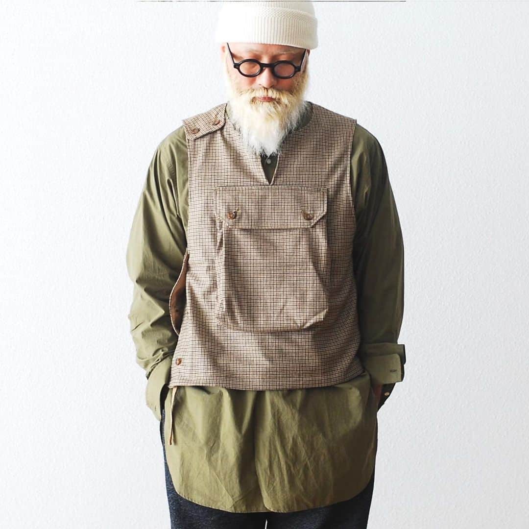 のインスタグラム：「_ Engineered Garments / エンジニアードガーメンツ "Cover Vest - gunclub check -" ¥38,500- _ 〈online store / @digital_mountain〉 https://www.digital-mountain.net/shopbrand/000000012505/ _ 【オンラインストア#DigitalMountain へのご注文】 *24時間受付 *14時までのご注文で即日発送 *1万円以上ご購入で、送料無料 tel：084-973-8204 _ We can send your order overseas. Accepted payment method is by PayPal or credit card only. (AMEX is not accepted)  Ordering procedure details can be found here. >>http://www.digital-mountain.net/html/page56.html  _ #NEPENTHES #EngineeredGarments #ネペンテス #エンジニアードガーメンツ _ 本店：#WonderMountain  blog>> http://wm.digital-mountain.info _ 〒720-0044  広島県福山市笠岡町4-18  JR 「#福山駅」より徒歩10分 #ワンダーマウンテン #japan #hiroshima #福山 #福山市 #尾道 #倉敷 #鞆の浦 近く _ 系列店：@hacbywondermountain _」