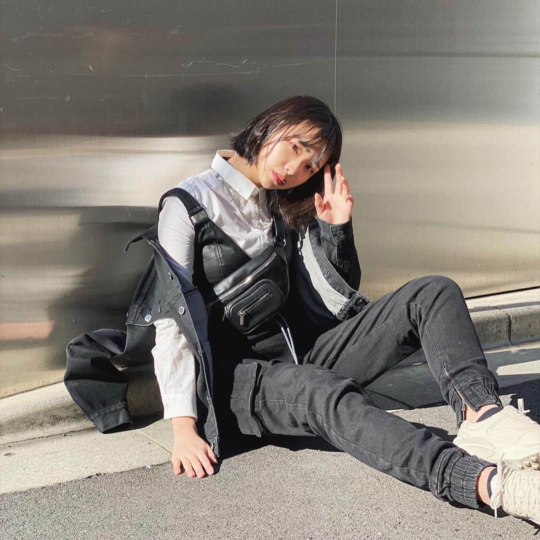 麻生果恩のインスタグラム：「🤍🖤」