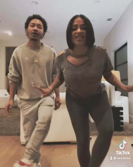 Tori Hughesのインスタグラム：「Lmaooo @chaunlegend Nah Bro we gotta practice ! I’m dying laughing 😩🤣」