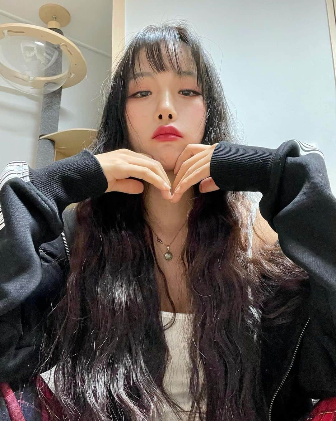 チョ・ヒョニョン さんのインスタグラム写真 - (チョ・ヒョニョン Instagram)「#❤️🖤」2月1日 19時04分 - cho_hyunyoung